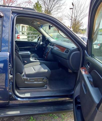 Photo 5 from auction – 2010 CHEVROLET AVALANCHE with VIN 3GNVKEE02AG115239