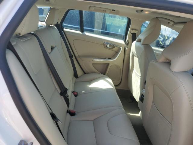 Photo 11 from auction – 2015 VOLVO V60 PREMIE with VIN YV140MEC7F1208515