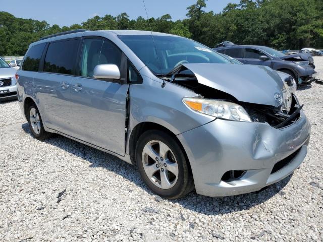 Photo 4 from auction – 2013 TOYOTA SIENNA LE with VIN 5TDKK3DC1DS403321