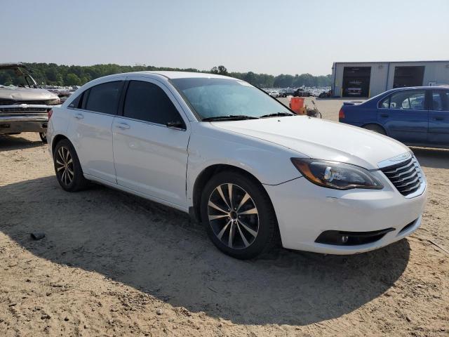 Photo 4 from auction – 2013 CHRYSLER 200 TOURIN with VIN 1C3CCBBG0DN712032