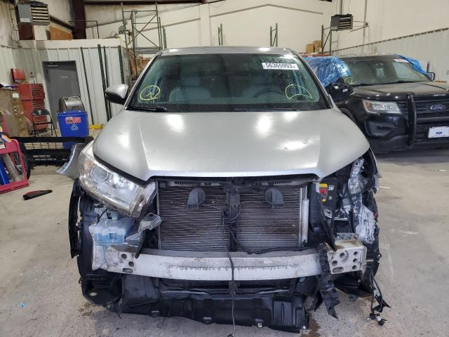 Снимка 5 от търг – 2018 TOYOTA HIGHLANDER с VIN 5TDBZRFH3JS830230