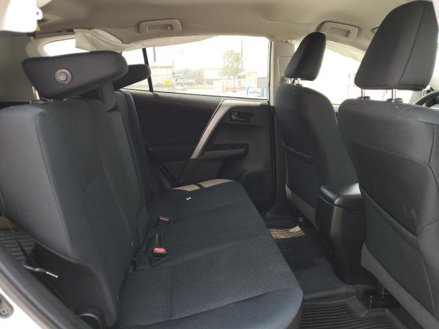 Photo 10 from auction – 2018 TOYOTA RAV4 LE with VIN 2T3BFREV3JW760551