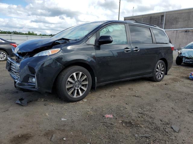 TOYOTA SIENNA XLE 2018 with VIN 5TDDZ3DC4JS196388 - Photo from auction