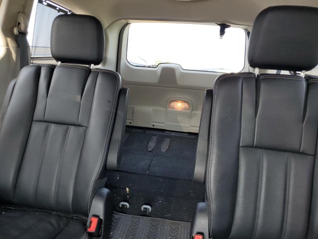 Photo 10 from auction – 2016 CHRYSLER TOWN & COU with VIN 2C4RC1CG6GR215539