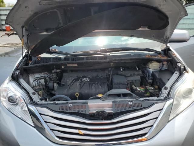 Photo 12 from auction – 2015 TOYOTA SIENNA XLE with VIN 5TDYK3DC4FS652919