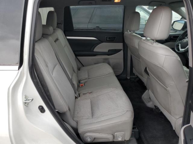 Photo 11 from auction – 2015 TOYOTA HIGHLANDER with VIN 5TDBKRFH5FS175242