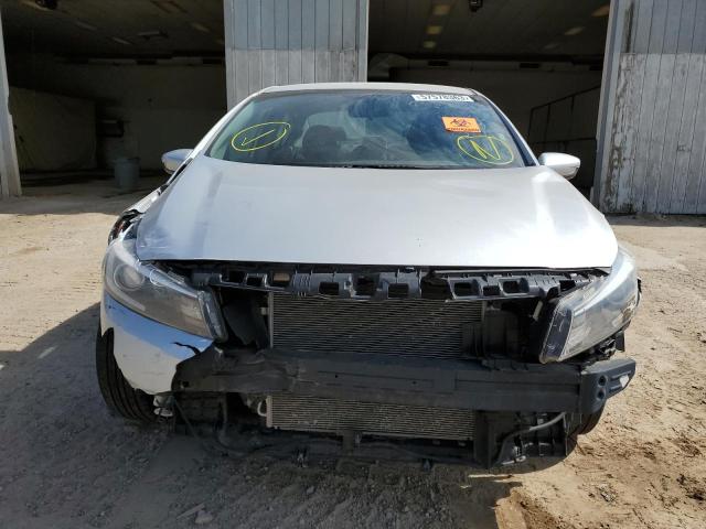 Photo 5 from auction – 2017 KIA FORTE LX with VIN 3KPFK4A70HE054506