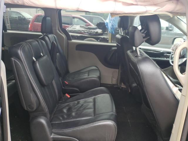 Photo 11 from auction – 2015 CHRYSLER TOWN & COU with VIN 2C4RC1BG3FR552248