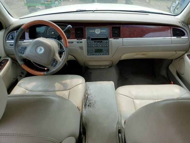 Photo 8 from auction – 2003 LINCOLN TOWN CAR C with VIN 1LNHM83W33Y683271