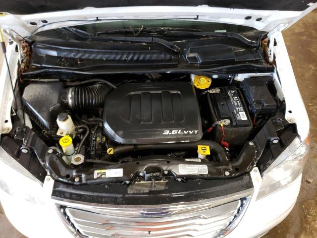 Photo 12 from auction – 2014 CHRYSLER TOWN & COU with VIN 2C4RC1BG5ER142873