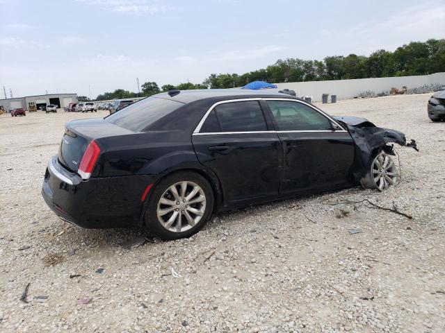Photo 3 from auction – 2017 CHRYSLER 300 LIMITE with VIN 2C3CCARG8HH610427