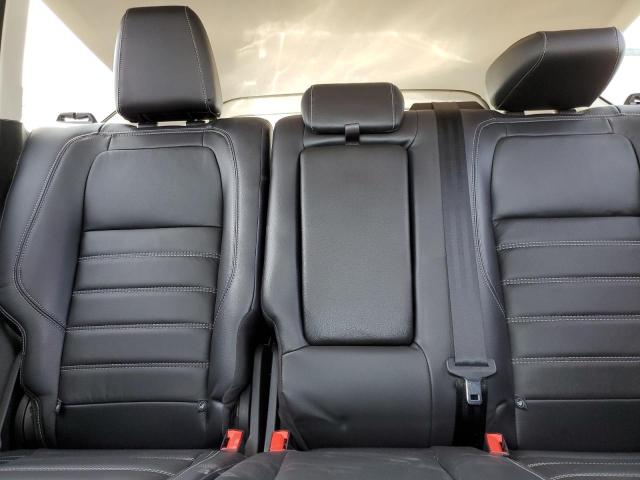 Photo 10 from auction – 2018 FORD ESCAPE SEL with VIN 1FMCU9H93JUC23387