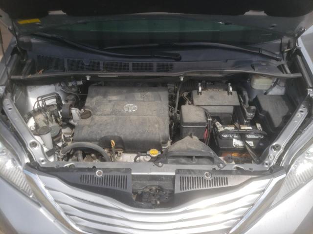 Photo 12 from auction – 2016 TOYOTA SIENNA LE with VIN 5TDKK3DC5GS738439