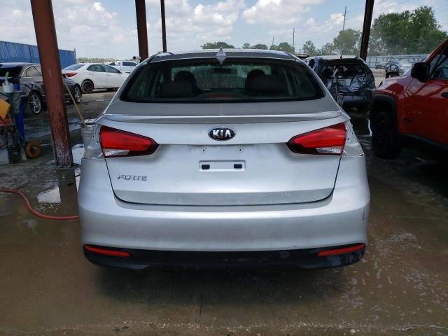 Photo 6 from auction – 2018 KIA FORTE LX with VIN 3KPFK4A74JE228194