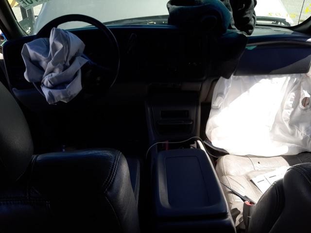 Photo 8 from auction – 2001 CHEVROLET SUBURBAN K with VIN 3GNFK16T41G157952