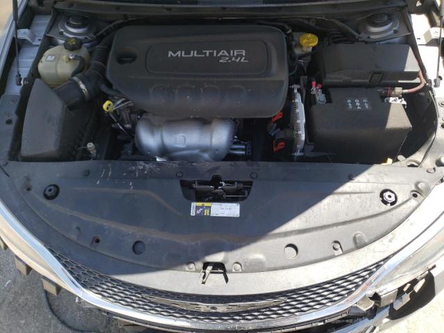 Photo 11 from auction – 2015 CHRYSLER 200 LIMITE with VIN 1C3CCCAB9FN627138