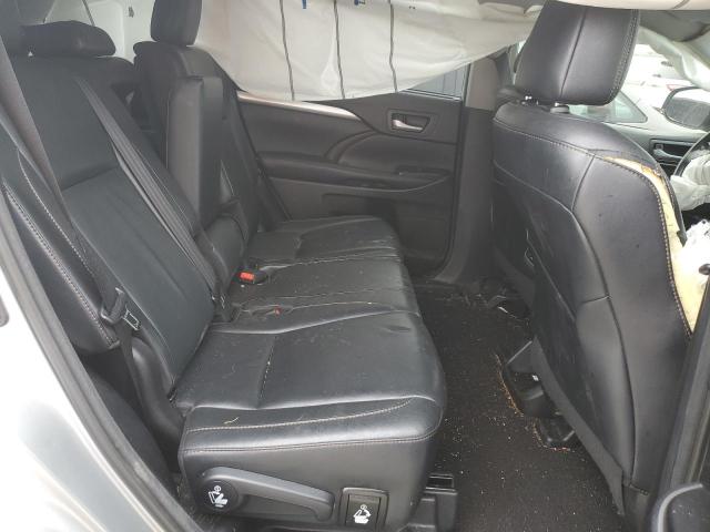 Photo 11 from auction – 2018 TOYOTA HIGHLANDER with VIN 5TDJZRFH3JS886504