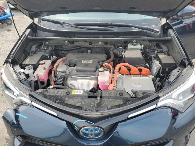 Photo 11 from auction – 2017 TOYOTA RAV4 LTD with VIN JTMDJREV7HD097662