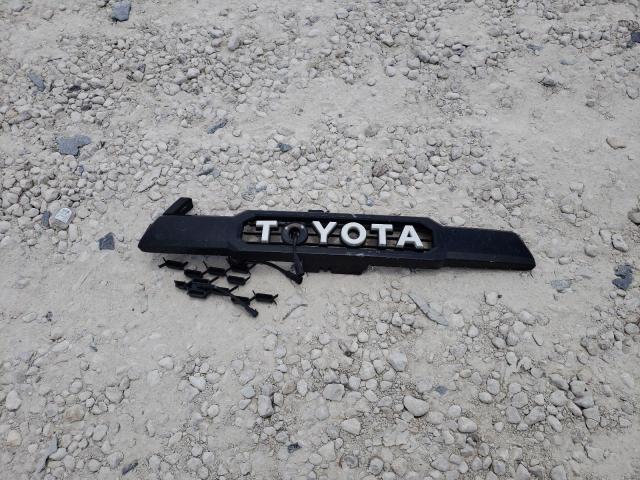 Photo 13 from auction – 2005 TOYOTA SEQUOIA SR with VIN 5TDBT44A65S246257
