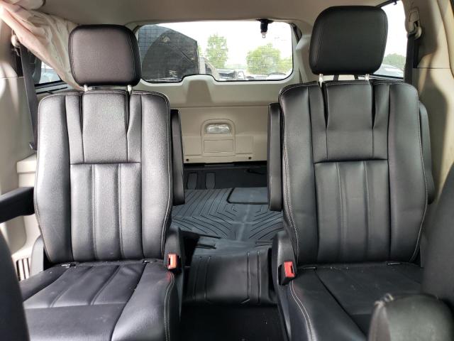 Photo 10 from auction – 2016 CHRYSLER TOWN & COU with VIN 2C4RC1BGXGR305570