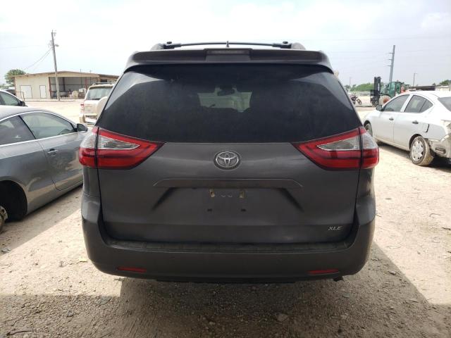 Photo 6 from auction – 2018 TOYOTA SIENNA XLE with VIN 5TDYZ3DC2JS938708