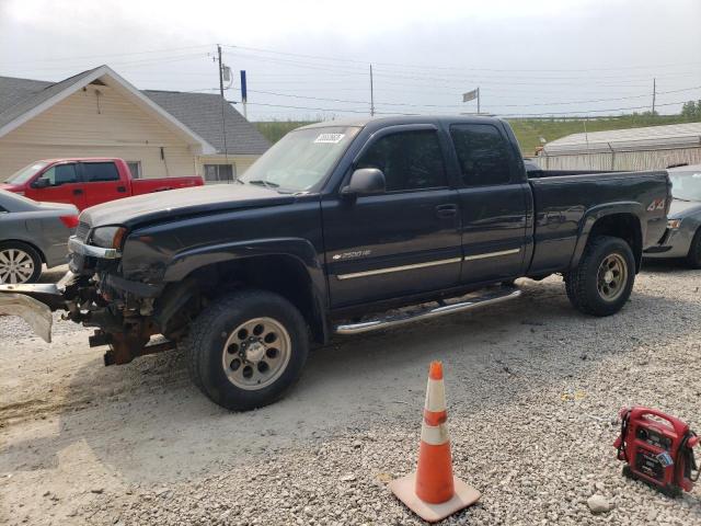 CHEVROLET SILVERADO 2004 with VIN 1GCHK29U34E335860 - Photo from auction