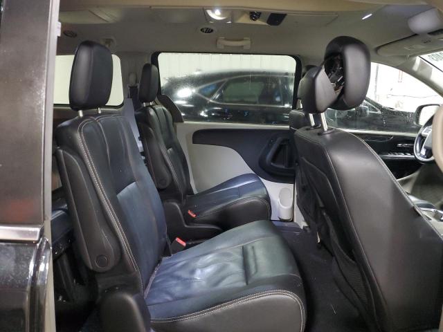 Photo 11 from auction – 2015 CHRYSLER TOWN & COU with VIN 2C4RC1BG4FR715442