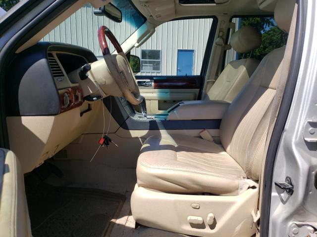 Photo 7 from auction – 2005 LINCOLN NAVIGATOR with VIN 5LMFU28505LJ01077