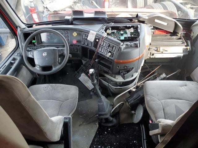 Photo 8 from auction – 2005 VOLVO VN VNL with VIN 4V4NC9TH65N374954