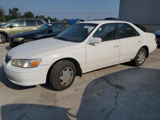 TOYOTA CAMRY CE 2000 with VIN 4T1BG22K7YU734388 - Photo from auction