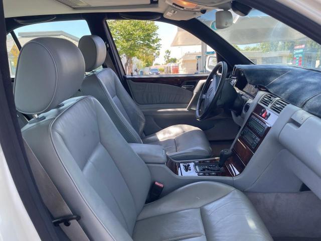 Photo 5 from auction – 1998 MERCEDES-BENZ E 320 with VIN WDBJF65FXWA521912