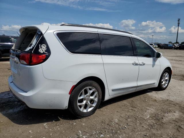 Photo 3 from auction – 2017 CHRYSLER PACIFICA T with VIN 2C4RC1BG5HR785163