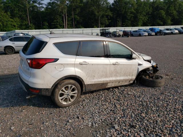 Photo 3 from auction – 2019 FORD ESCAPE SE with VIN 1FMCU9GD0KUC17456