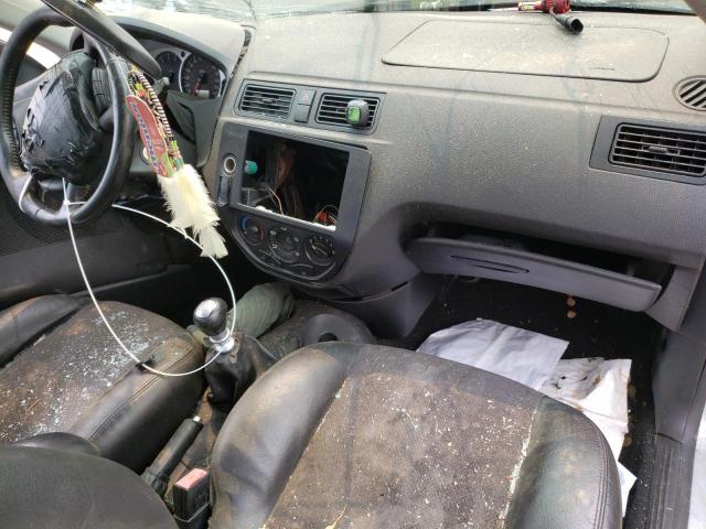 Photo 8 from auction – 2005 FORD FOCUS ZX4 with VIN 1FAFP38Z35W299729
