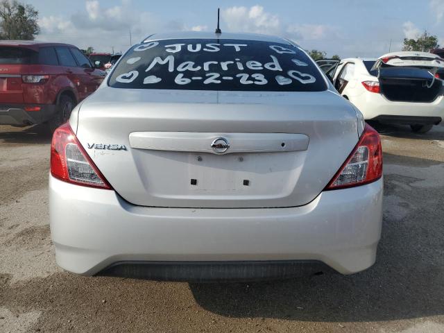 صورة رقم 6 من المزاد - 2017 NISSAN VERSA S مع VIN 3N1CN7AP1HL907294