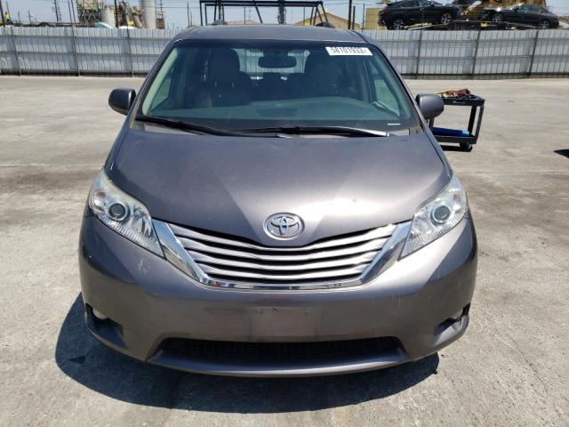 Photo 5 from auction – 2017 TOYOTA SIENNA XLE with VIN 5TDYZ3DC9HS872216