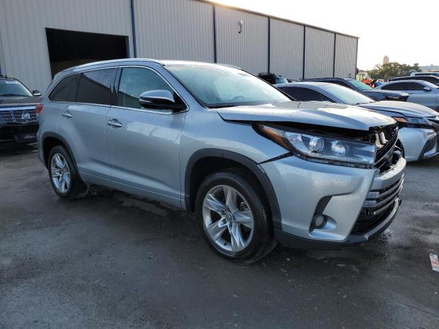 Photo 4 from auction – 2017 TOYOTA HIGHLANDER with VIN 5TDYZRFH9HS211572