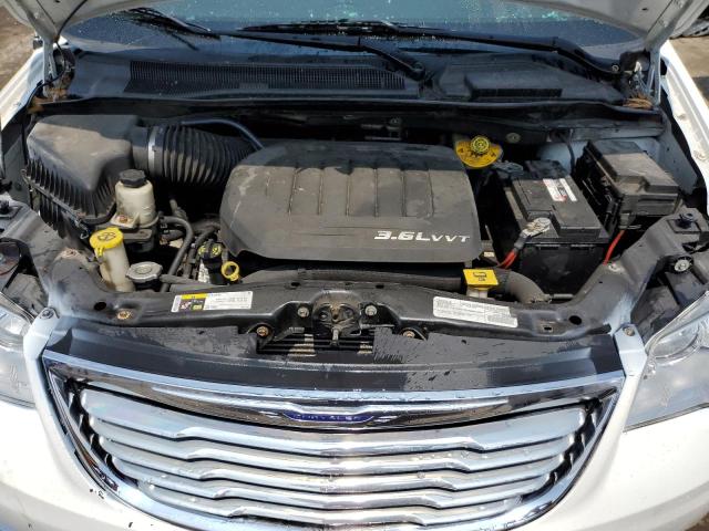 Photo 12 from auction – 2016 CHRYSLER TOWN & COU with VIN 2C4RC1BG2GR165725