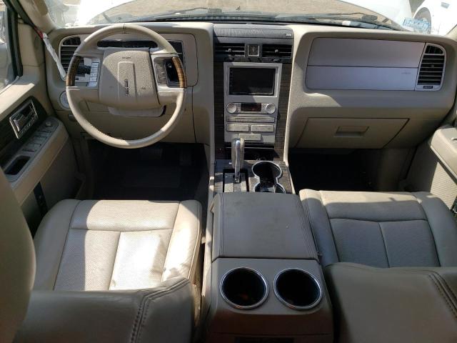 Photo 8 from auction – 2010 LINCOLN NAVIGATOR with VIN 5LMJJ2J53AEJ04860