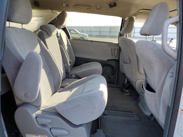 Photo 11 from auction – 2018 TOYOTA SIENNA LE with VIN 5TDKZ3DC3JS936729