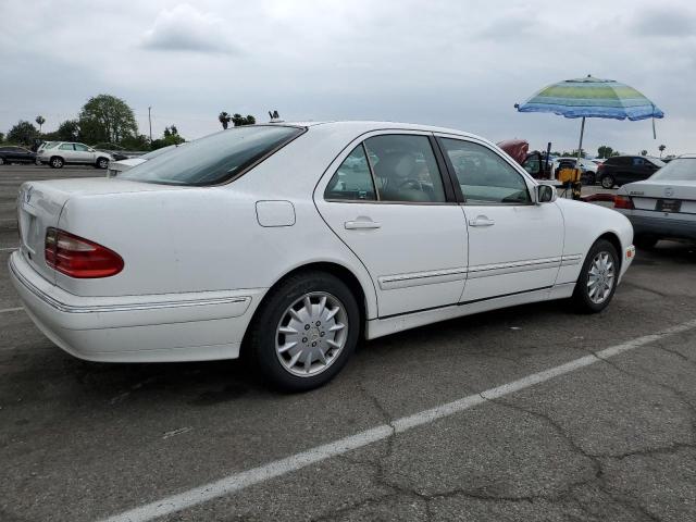 Photo 3 from auction – 2000 MERCEDES-BENZ E 320 with VIN WDBJF65J4YB123550
