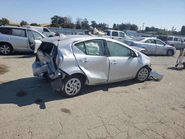 Photo 3 from auction – 2016 TOYOTA PRIUS C with VIN JTDKDTB38G1117402
