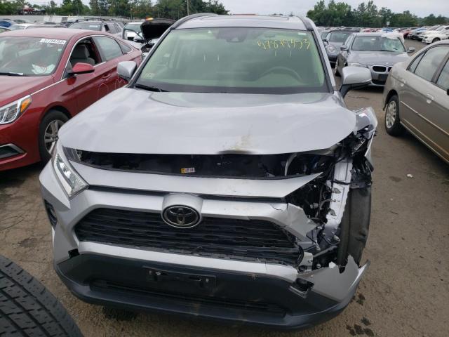 Zdjęcie 5 z aukcji – 2019 TOYOTA RAV4 XLE z VIN JTMP1RFV1KD041753