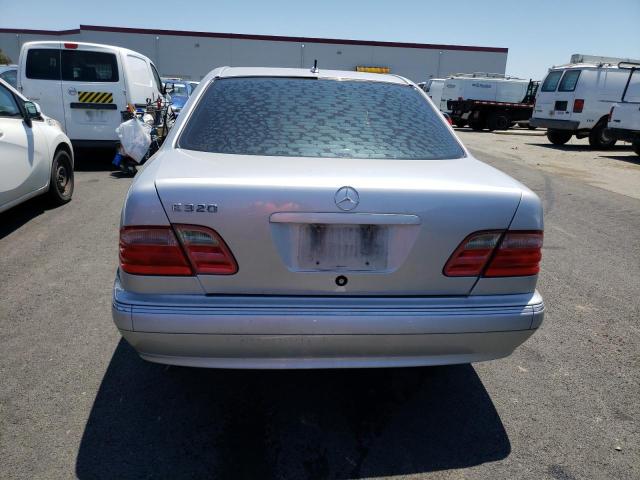 Photo 6 from auction – 2001 MERCEDES-BENZ E 320 with VIN WDBJF65J91B166173