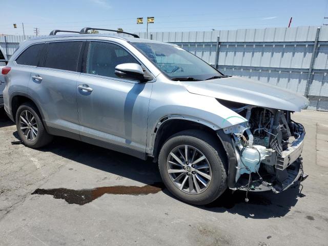 Photo 4 from auction – 2019 TOYOTA HIGHLANDER with VIN 5TDKZRFH5KS370313