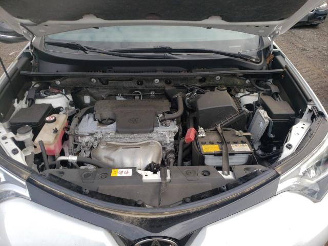 Photo 12 from auction – 2018 TOYOTA RAV4 SE with VIN JTMJFREV7JD227062