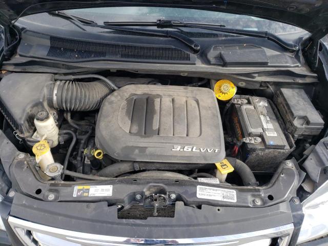 Photo 11 from auction – 2015 CHRYSLER TOWN & COU with VIN 2C4RC1BGXFR571489