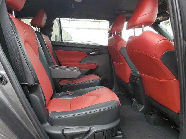 Photo 11 from auction – 2022 TOYOTA HIGHLANDER with VIN 5TDLZRBH7NS213560