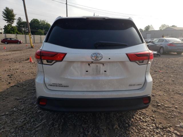 Photo 6 from auction – 2018 TOYOTA HIGHLANDER with VIN 5TDJZRFH1JS864372