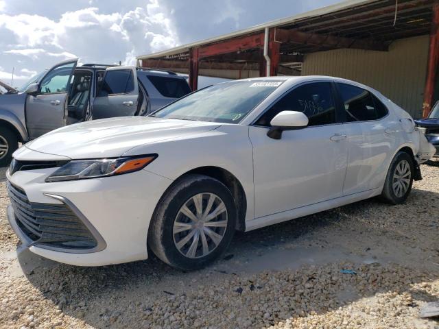 TOYOTA CAMRY LE 2022 with VIN 4T1C31AK6NU592140 - Photo from auction